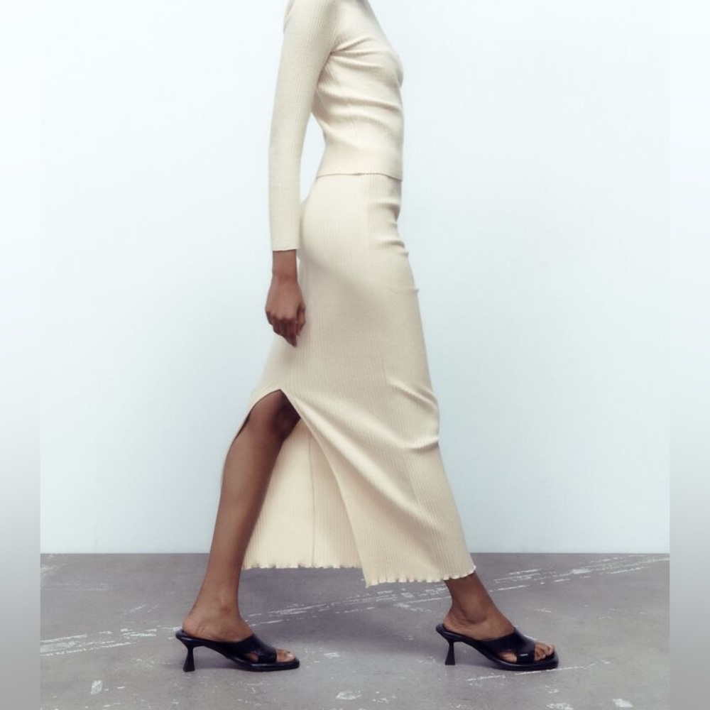 Zara Ribbed Skirt - Picture 2 of 8
